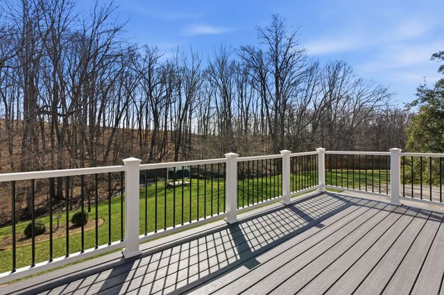 1902 Palmer Dr, Springfield, TN 37172