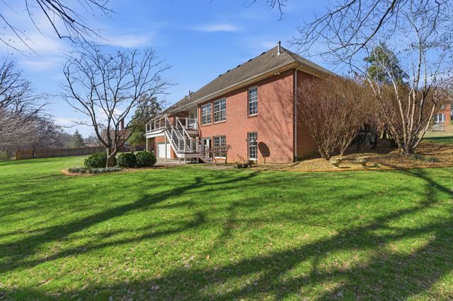 1902 Palmer Dr, Springfield, TN 37172