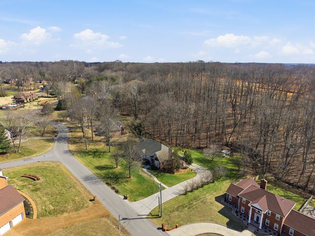 1902 Palmer Dr, Springfield, TN 37172