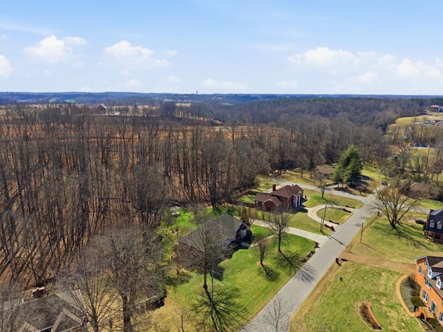 1902 Palmer Dr, Springfield, TN 37172