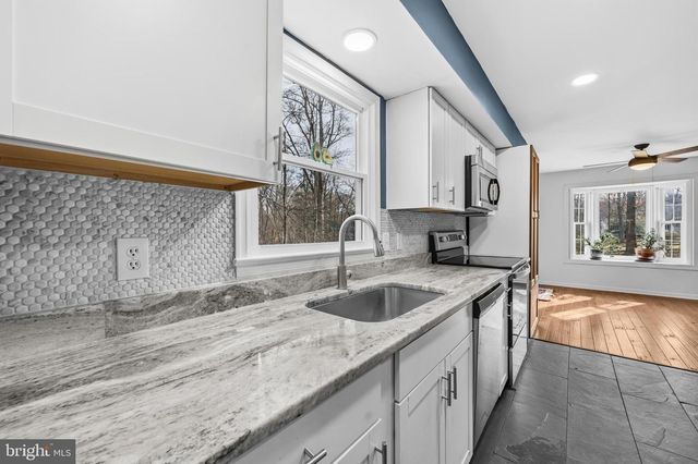 7194 HALL TAVERN CT, Manassas, VA 20112