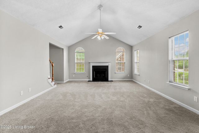 1608 Eagle Nest Way, Lyndon, KY 40222