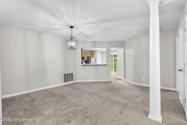 1608 Eagle Nest Way, Lyndon, KY 40222