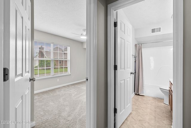 1608 Eagle Nest Way, Lyndon, KY 40222