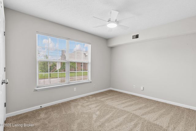 1608 Eagle Nest Way, Lyndon, KY 40222