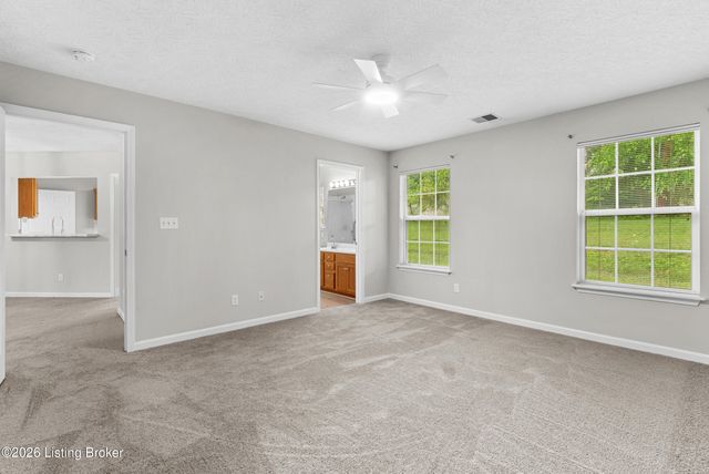 1608 Eagle Nest Way, Lyndon, KY 40222