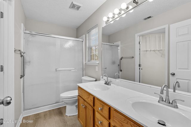 1608 Eagle Nest Way, Lyndon, KY 40222