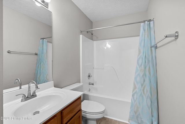 1608 Eagle Nest Way, Lyndon, KY 40222