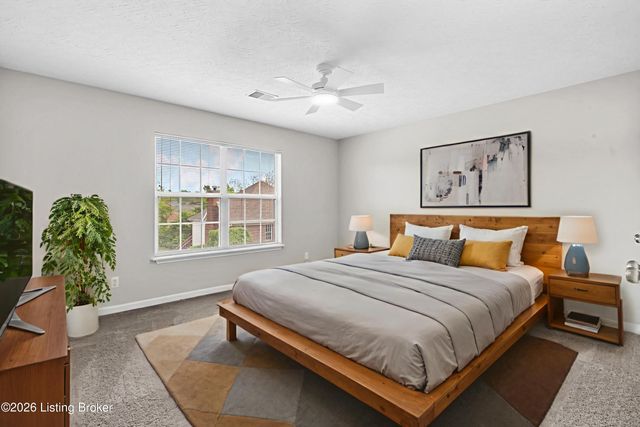 1608 Eagle Nest Way, Lyndon, KY 40222