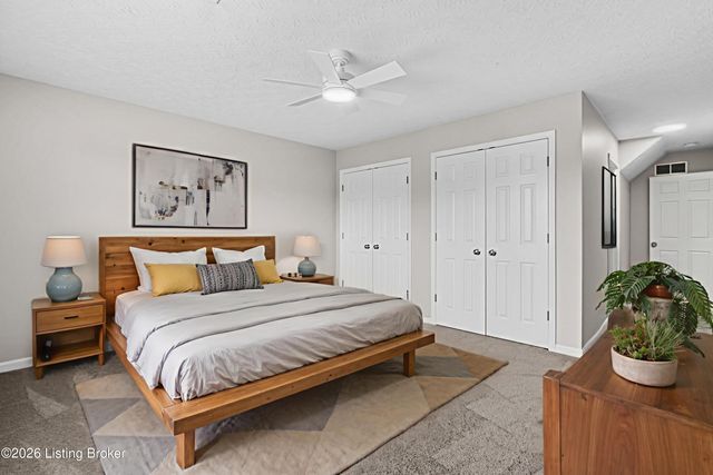 1608 Eagle Nest Way, Lyndon, KY 40222