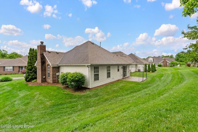 1608 Eagle Nest Way, Lyndon, KY 40222