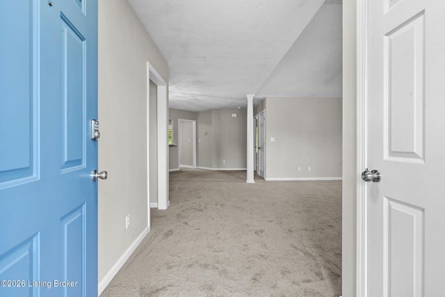 1608 Eagle Nest Way, Lyndon, KY 40222