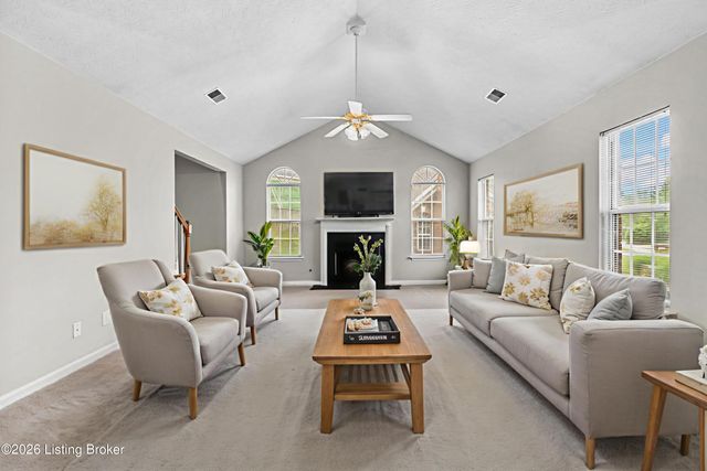 1608 Eagle Nest Way, Lyndon, KY 40222