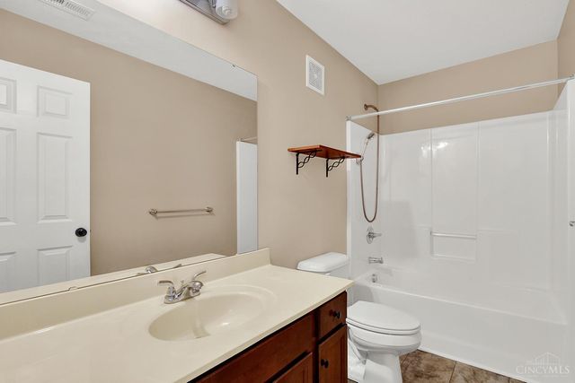 2140 Crossridge Drive, Batavia Twp, OH 45103