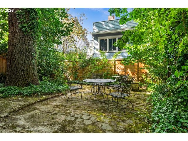 2533 Nw MARSHALL St 103, Portland, OR 97210