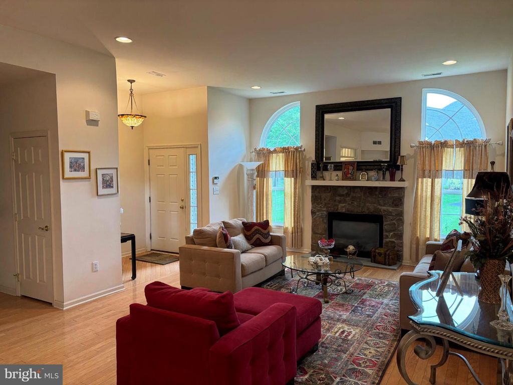 326 SHADY BROOK DR #195, Langhorne, PA 19047 — photo 2