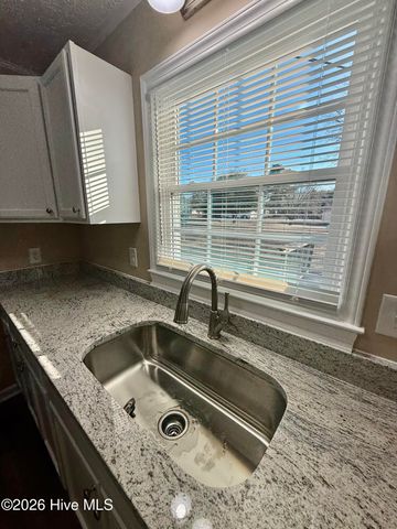 103 Ellenton Avenue, Hamlet, NC 28345