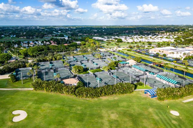 16795 Knightsbridge Lane, Delray Beach, FL 33484