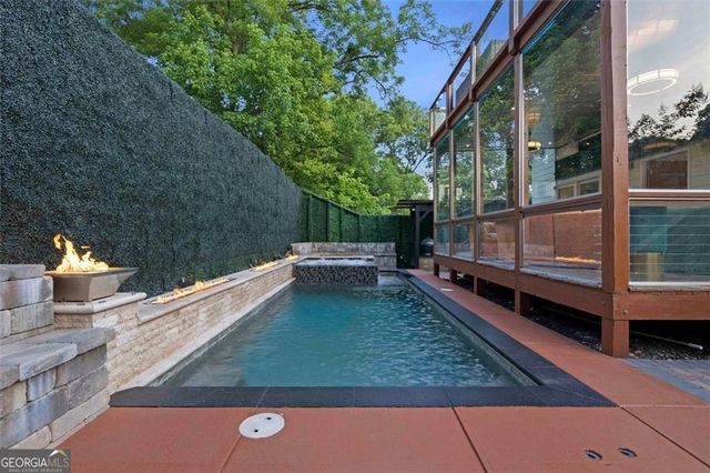 1060 Mcdaniel Street SW, Atlanta, GA 30310