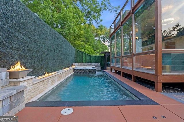 1060 Mcdaniel Street SW, Atlanta, GA 30310