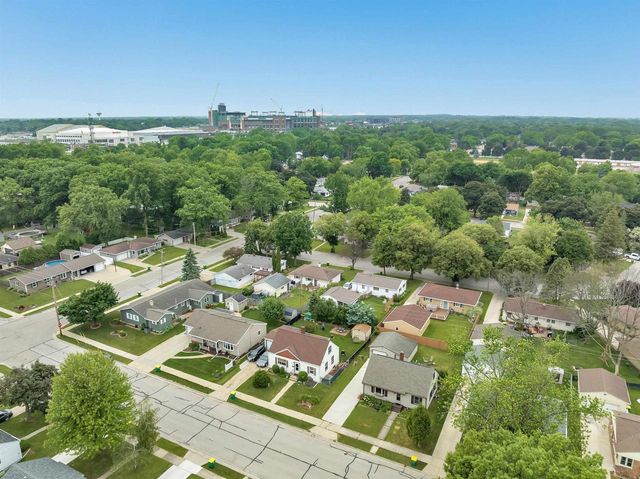 1606 14TH AVENUE, Green Bay, WI 54303