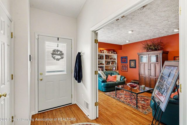 1930 Creek Landing, Haslett, MI 48840