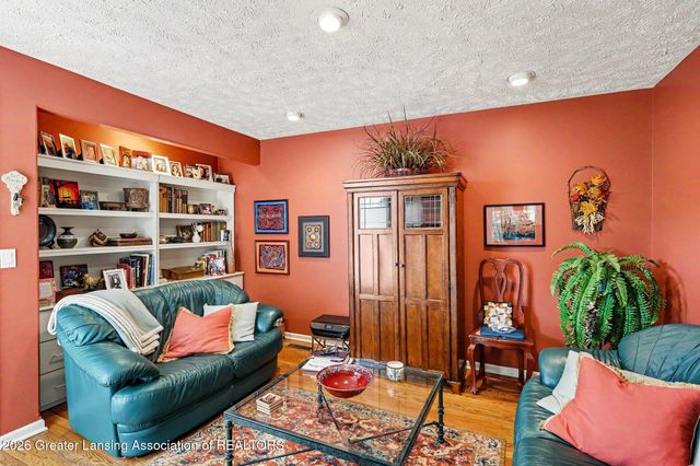 1930 Creek Landing, Haslett, MI 48840