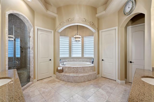 25616 Kahala Sunset CT, Spicewood, TX 78669