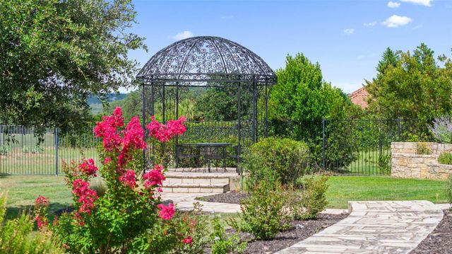 25616 Kahala Sunset CT, Spicewood, TX 78669