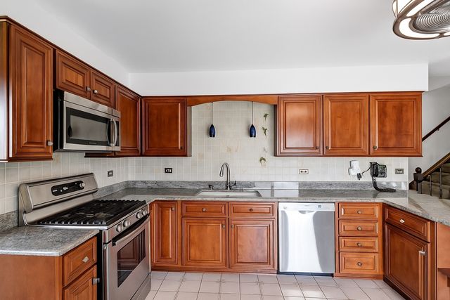 722 Seafarer Drive, Schaumburg, IL 60193