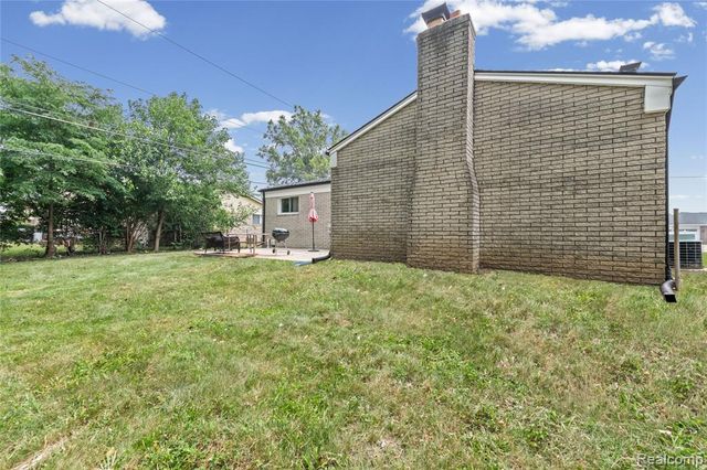 4051 Dickson Drive, Sterling Heights, MI 48310