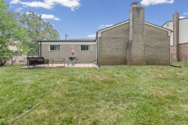 4051 Dickson Drive, Sterling Heights, MI 48310