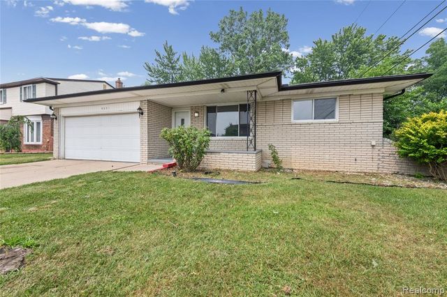 4051 Dickson Drive, Sterling Heights, MI 48310