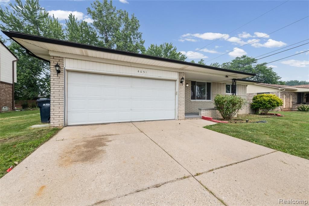 4051 Dickson Drive, Sterling Heights, MI 48310