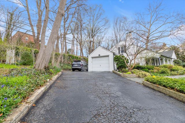 1 Longview Road, Port Washington, NY 11050