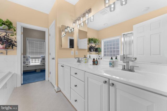 248 CARRIAGE CHASE CIR, Warrenton, VA 20186