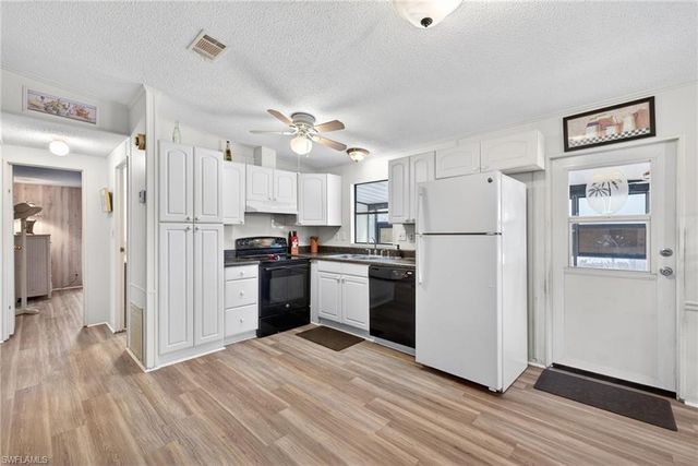 10220 Wales LOOP, Bonita Springs, FL 34135