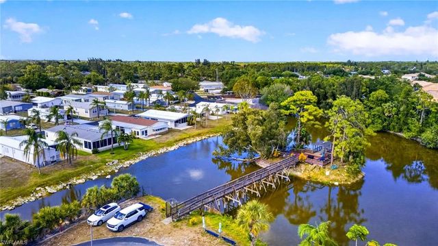 10220 Wales LOOP, Bonita Springs, FL 34135