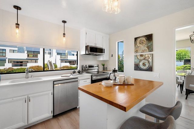 601 Portofino Lane, Foster City, CA 94404