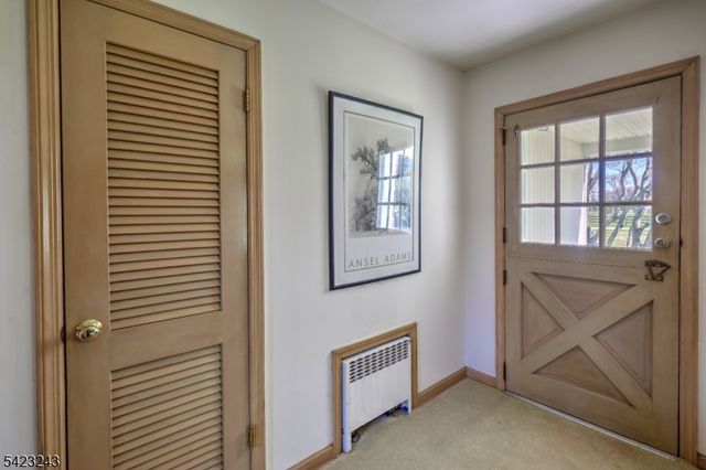 1 Scarlet Oak Rd, Tewksbury Twp., NJ 07830