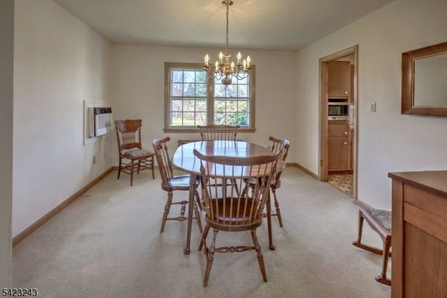 1 Scarlet Oak Rd, Tewksbury Twp., NJ 07830