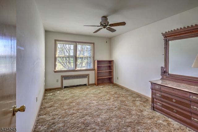 1 Scarlet Oak Rd, Tewksbury Twp., NJ 07830