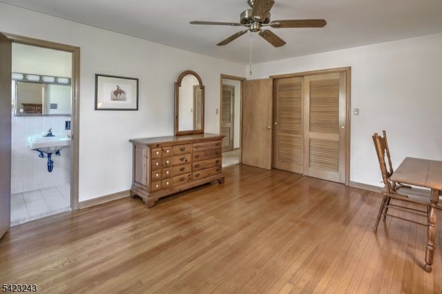 1 Scarlet Oak Rd, Tewksbury Twp., NJ 07830