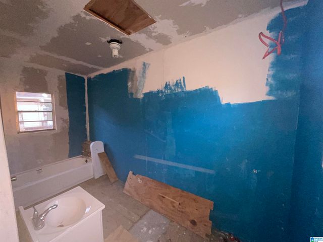 1262 AVENUE M, Birmingham, AL 35218