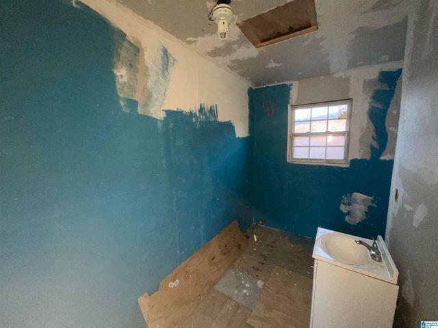 1262 AVENUE M, Birmingham, AL 35218