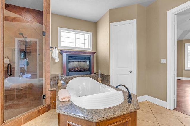 348 W Pines Drive, Montgomery, TX 77356