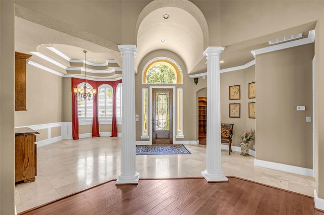 348 W Pines Drive, Montgomery, TX 77356
