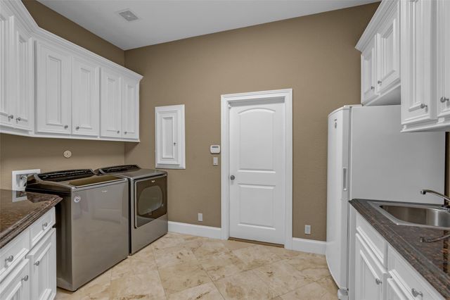 348 W Pines Drive, Montgomery, TX 77356