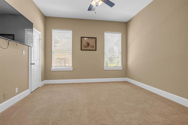 348 W Pines Drive, Montgomery, TX 77356
