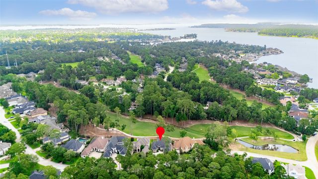 348 W Pines Drive, Montgomery, TX 77356